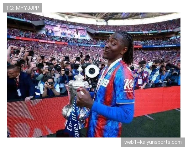 埃泽边路突破能力出众 水晶宫进攻体系依赖其发挥